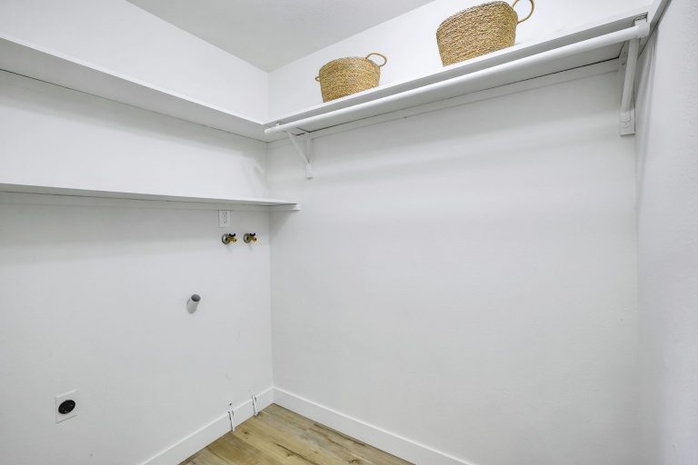 970 Castlewood Way 72 1536x1023